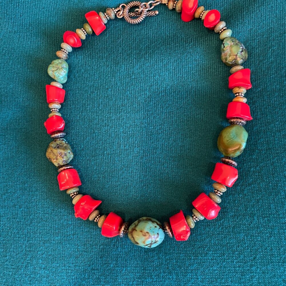 17-inch necklace of coral, green (possibly jade) and silver